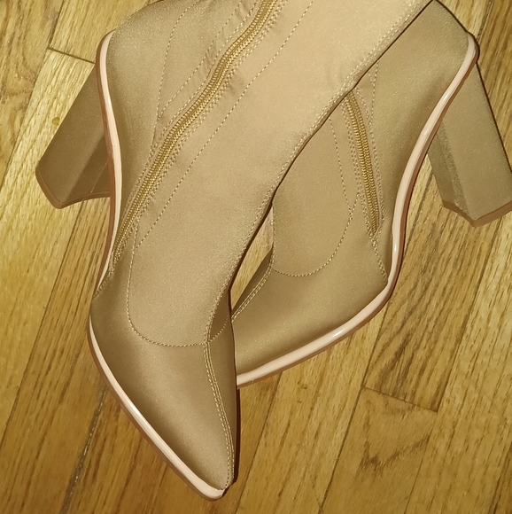 Azalea Wang Size 10 Lycra Sock Bootie in Nude - Picture 2 of 8